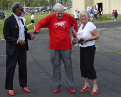 Photo of Shade Little and Hank Booth in high heels - and link to Flickr slideshow.