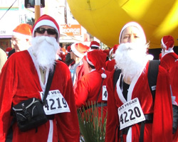 photo of Molly Wood and Becky McCLure in Las Vegas Santa Claus 5K